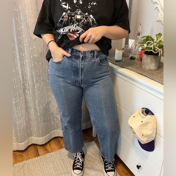 Medium wash denim - Picture 3 of 4